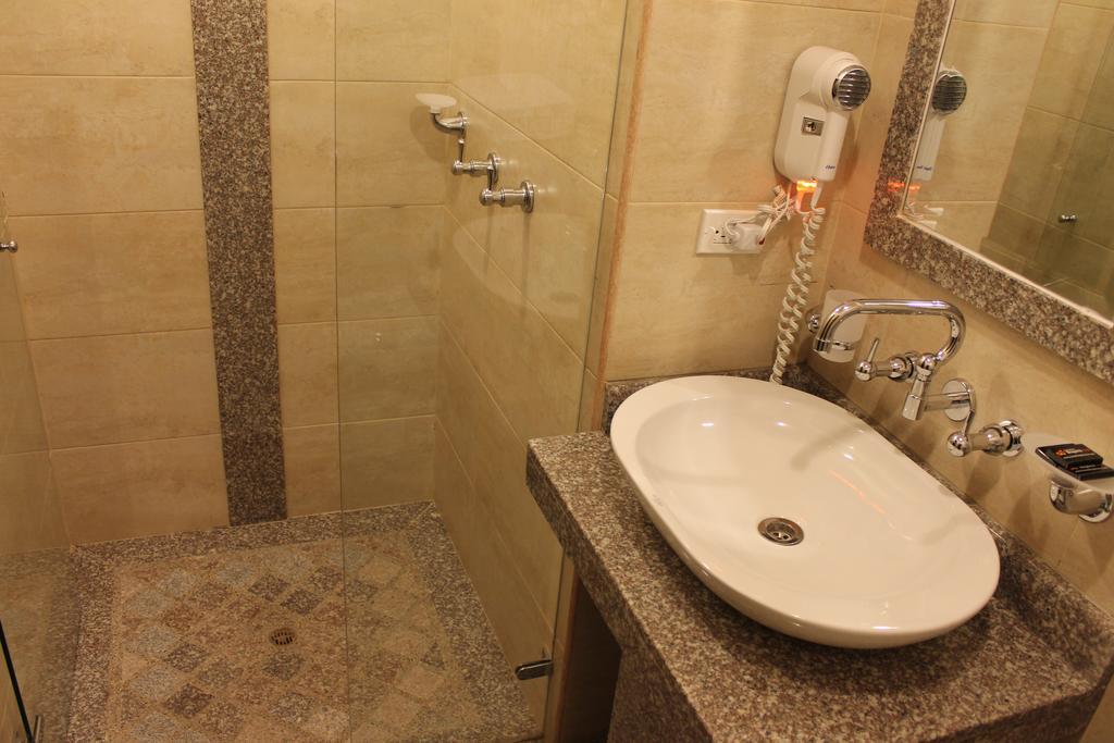 Hoteles Bogotá Inn Santa Bárbara Usaquén Ruang foto